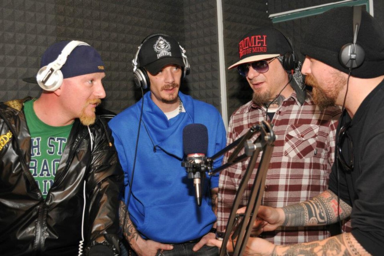 Corner Radio Maliboomboom