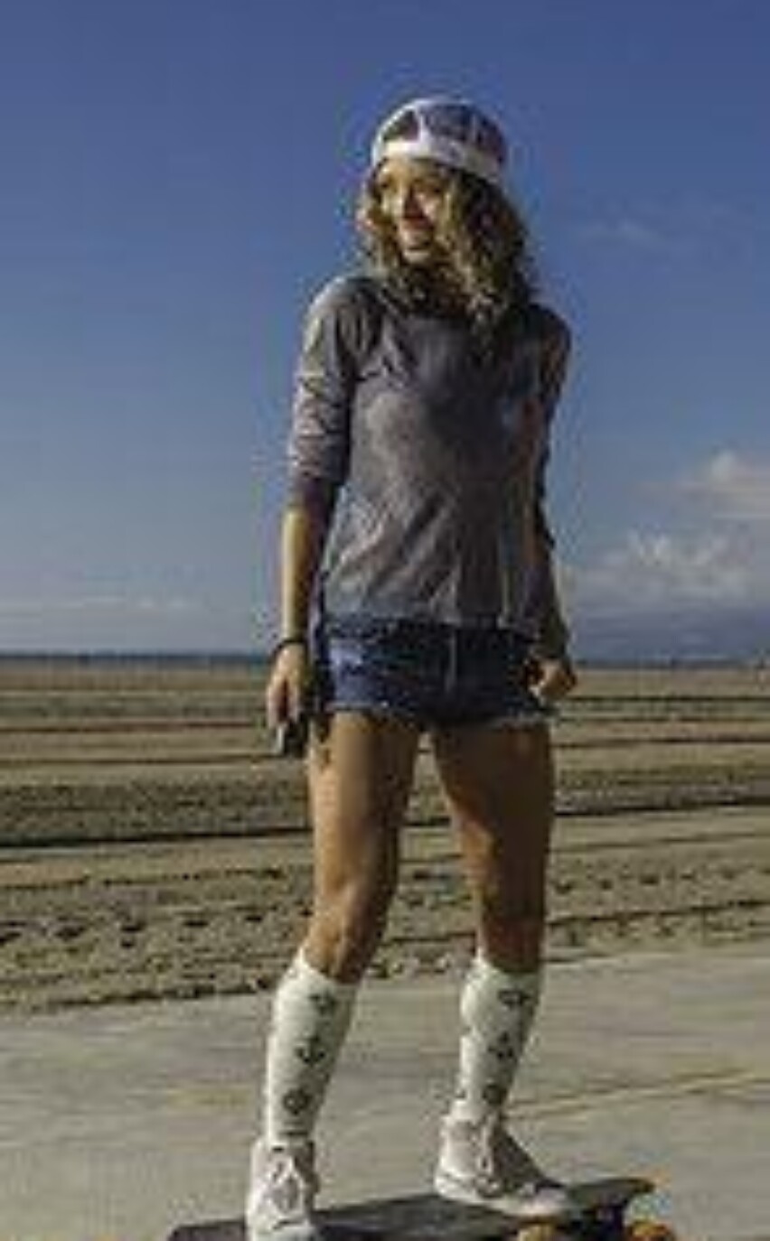 Original Yuneec E GO elektrisches Longboard Skateboard Girls im FunShop Wien kaufen testen und probefahren